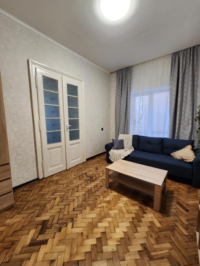 O.O.Apart.2 Chernivtsi Exterior foto